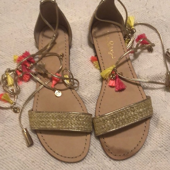 Lilly Pulitzer Shoes - 🌴NWOT Lilly Pulitzer sandals🌸